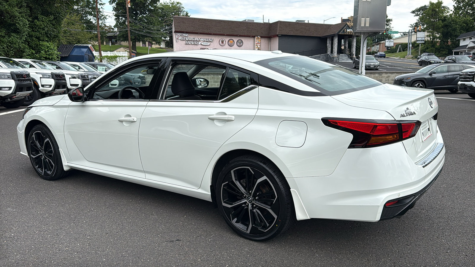 Certified 2023 Nissan Altima 2.5 SR w/ SR Premium Package AWD/4WD image 23