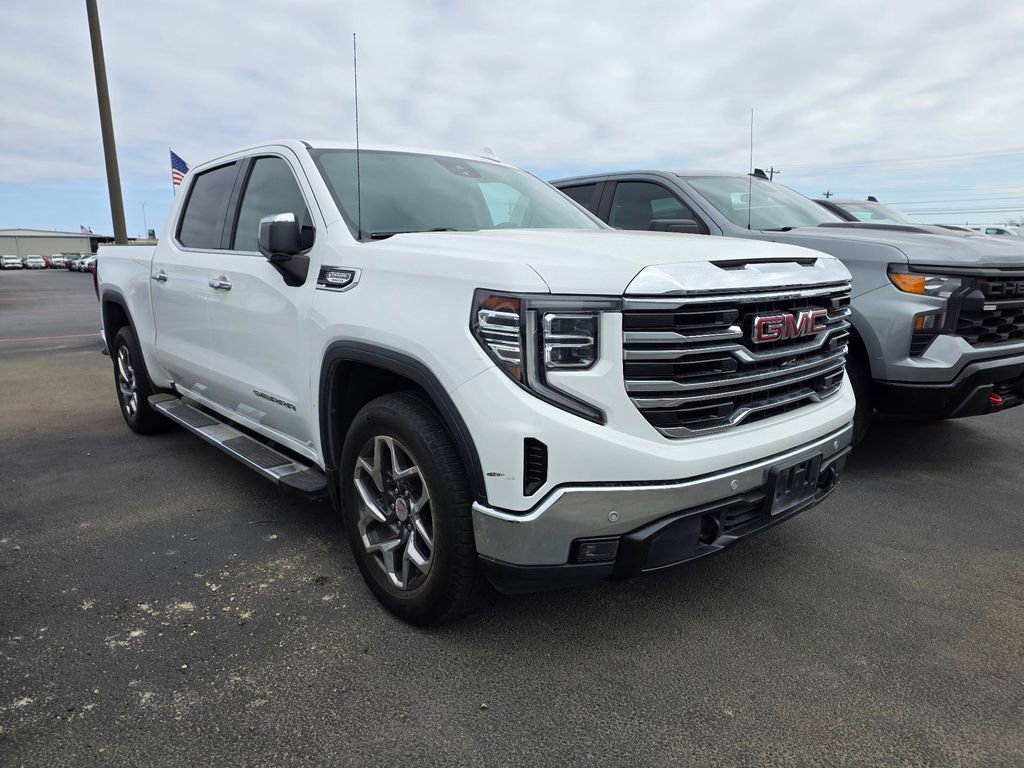 Used 2022 GMC Sierra 1500 SLT RWD image 3