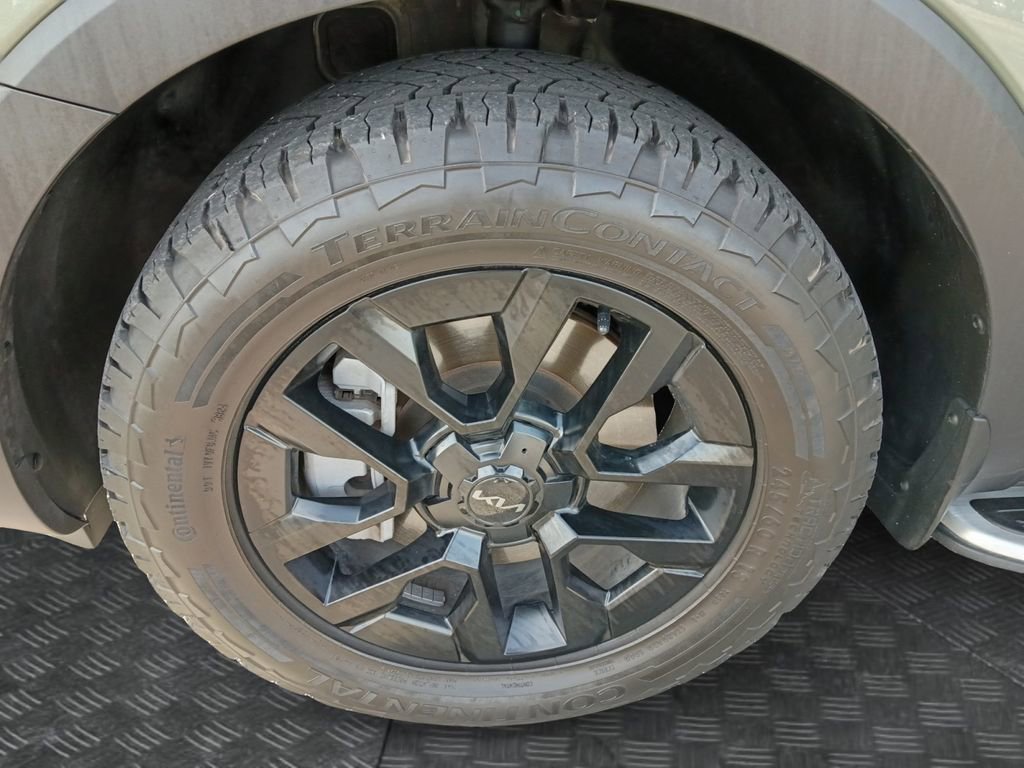 Used 2025 Kia Telluride AWD image 23