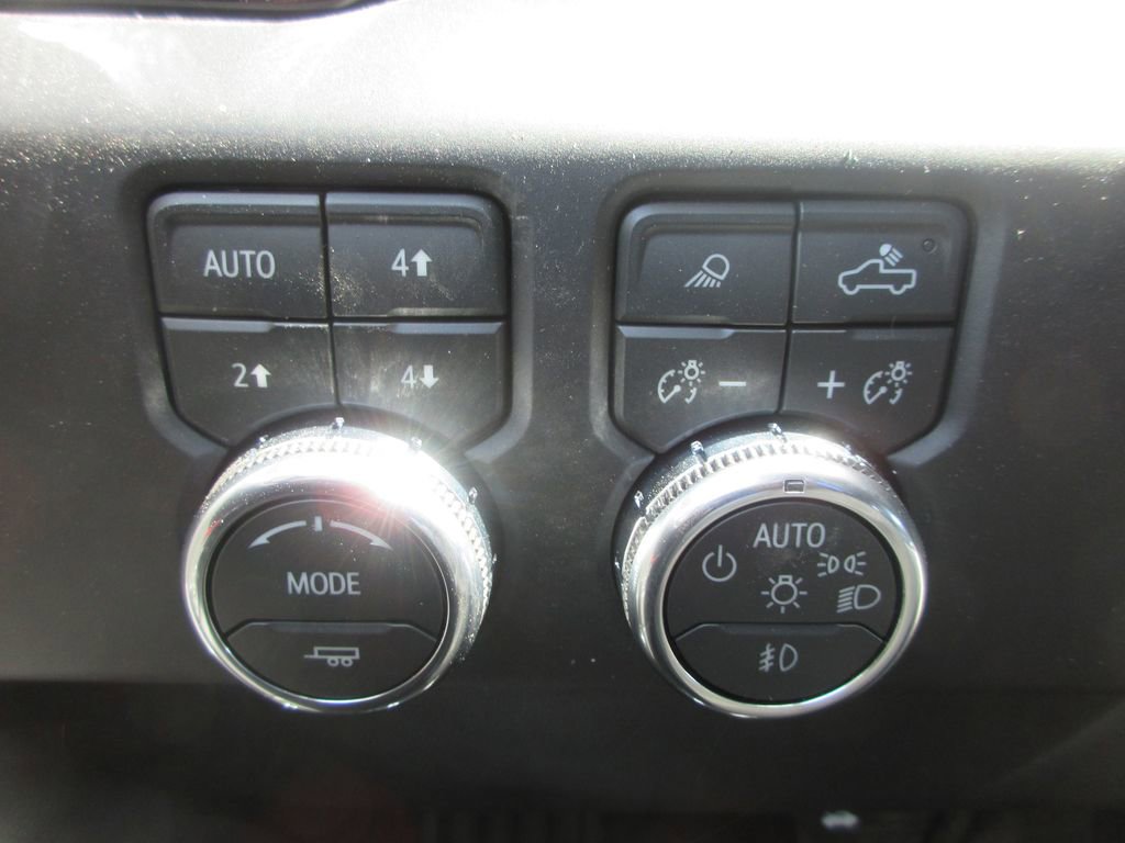 New 2026 GMC Sierra 1500 AT4 AWD/4WD image 18