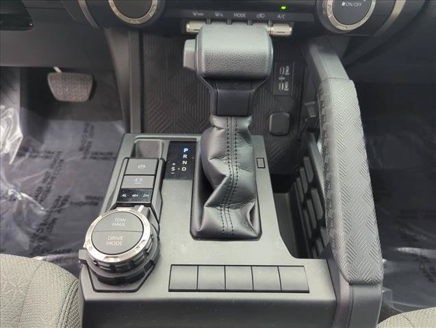 Certified 2025 Toyota 4Runner SR5 AWD/4WD image 15