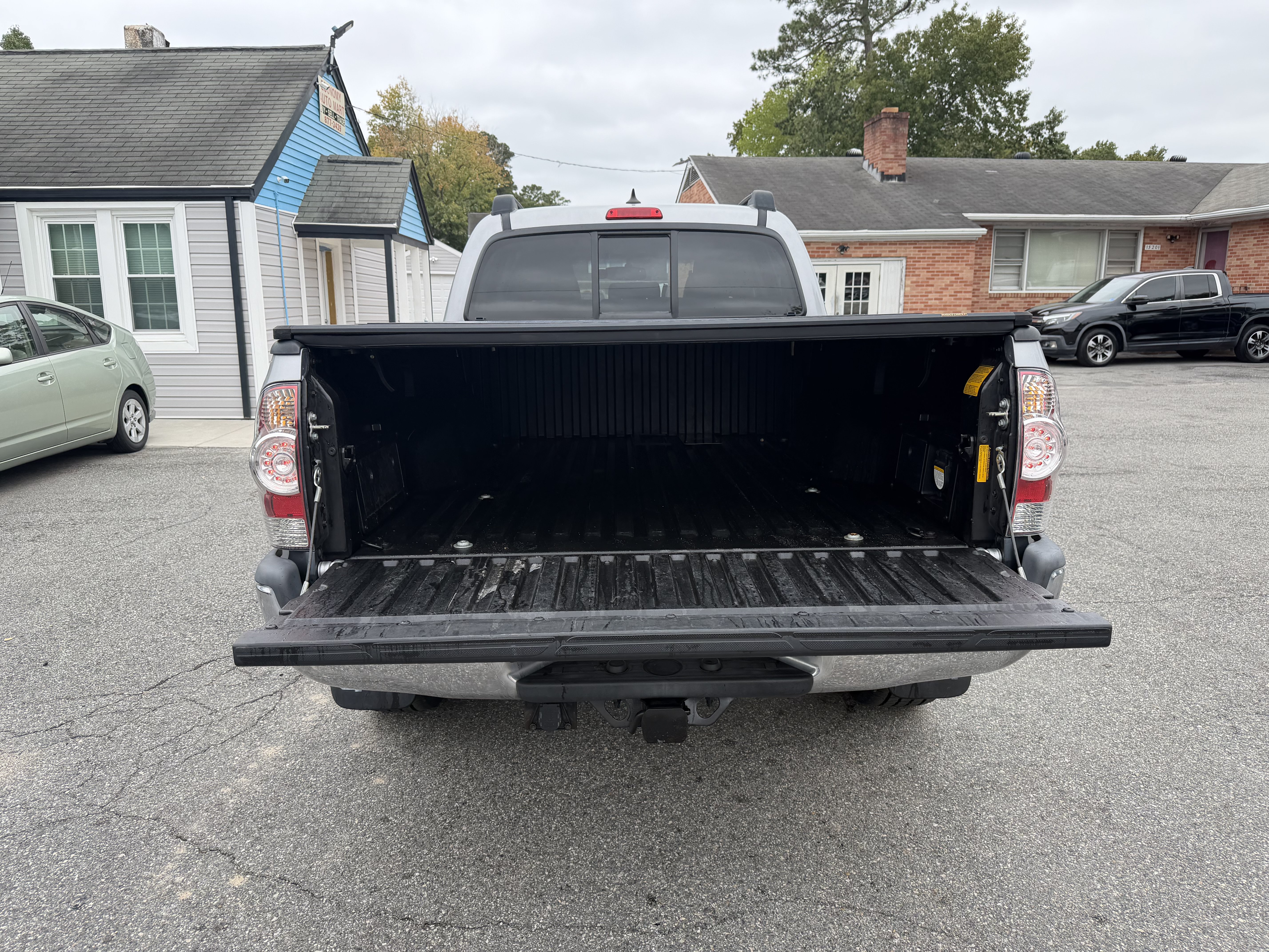 Used 2015 Toyota Tacoma 4x4 Double Cab w/ Limited Package image 9