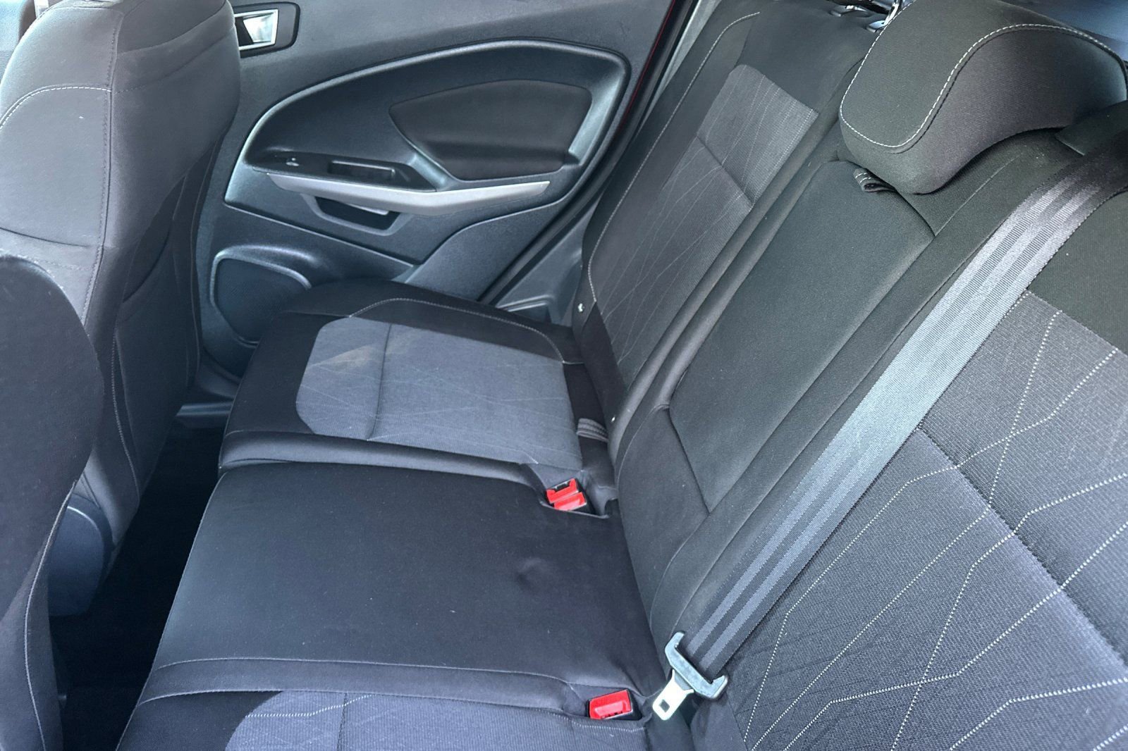 Used 2018 Ford EcoSport SE w/ SE Convenience Package image 12