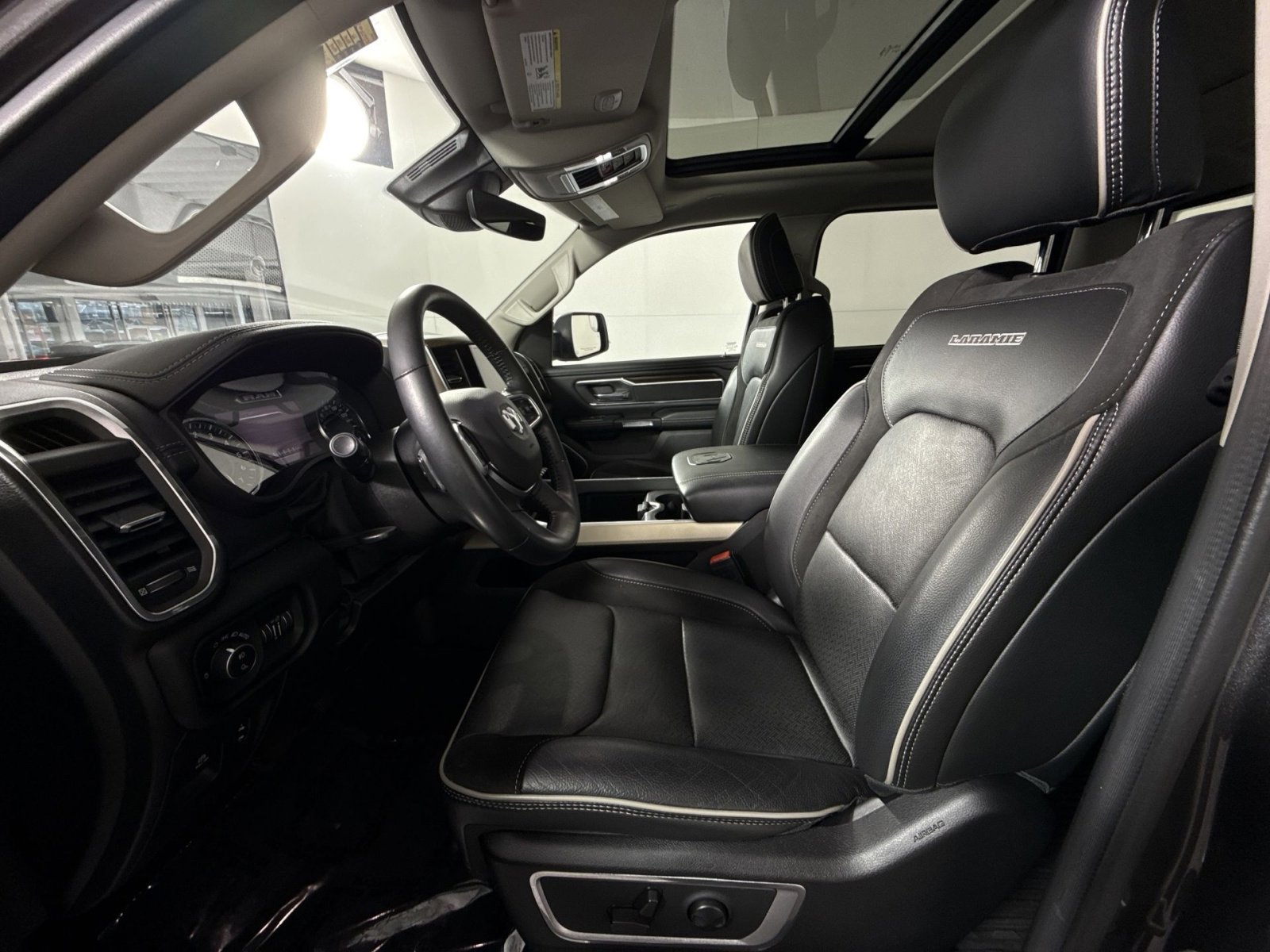 Used 2022 RAM 1500 Laramie image 13