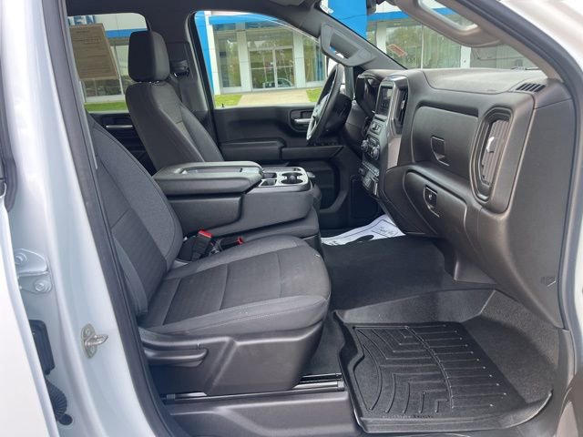 Used 2024 Chevrolet Silverado 2500 Custom w/ Custom Value Package image 17