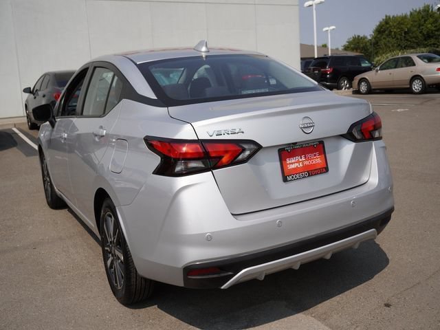 Used 2025 Nissan Versa SV FWD image 8