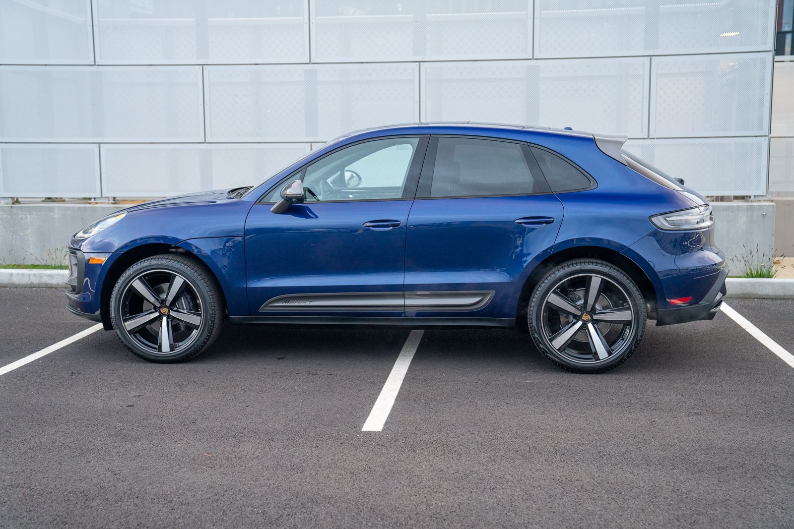 Certified 2026 Porsche Macan Turbo AWD/4WD image 2