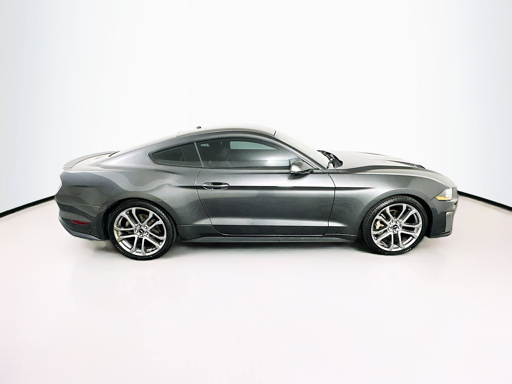 Used 2018 Ford Mustang Premium w/ Equipment Group 201A image 10