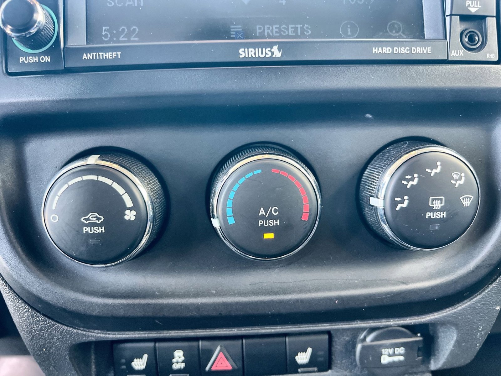 Used 2015 Jeep Patriot High Altitude AWD/4WD image 27
