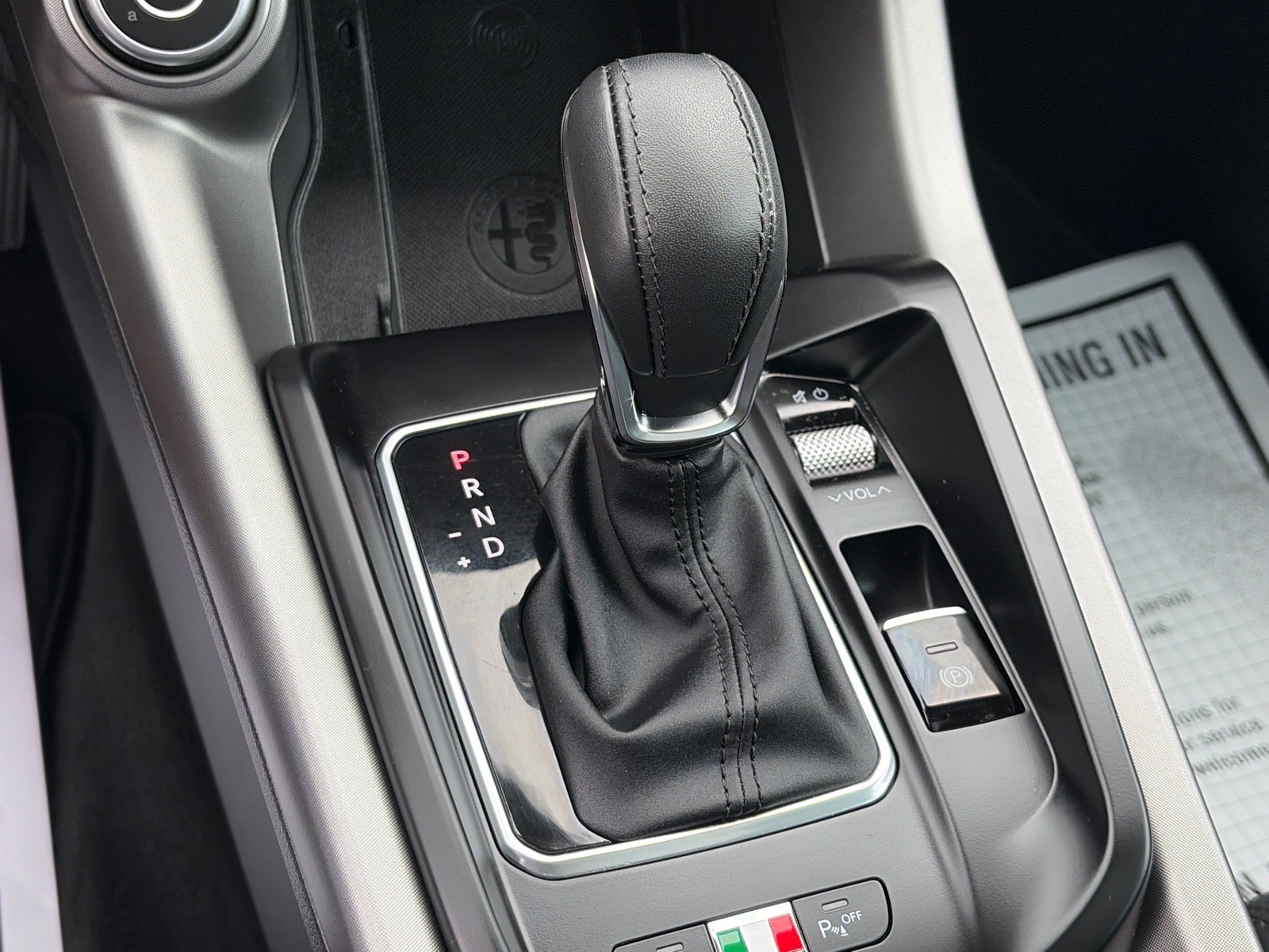 Used 2024 Alfa Romeo Tonale Ti w/ Premium Interior Package AWD/4WD image 12