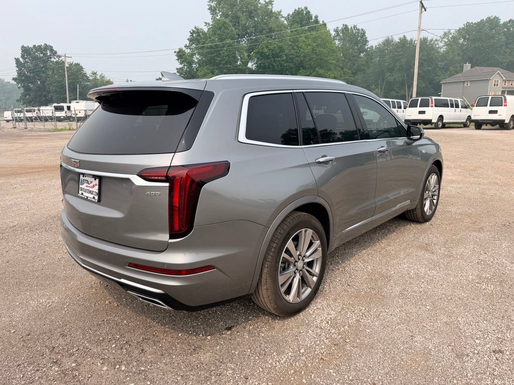 Used 2023 Cadillac XT6 Premium Luxury FWD image 7
