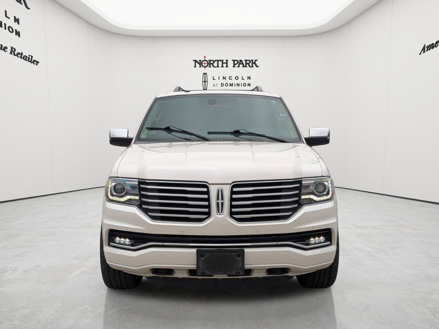 Used 2017 Lincoln Navigator Reserve RWD image 8