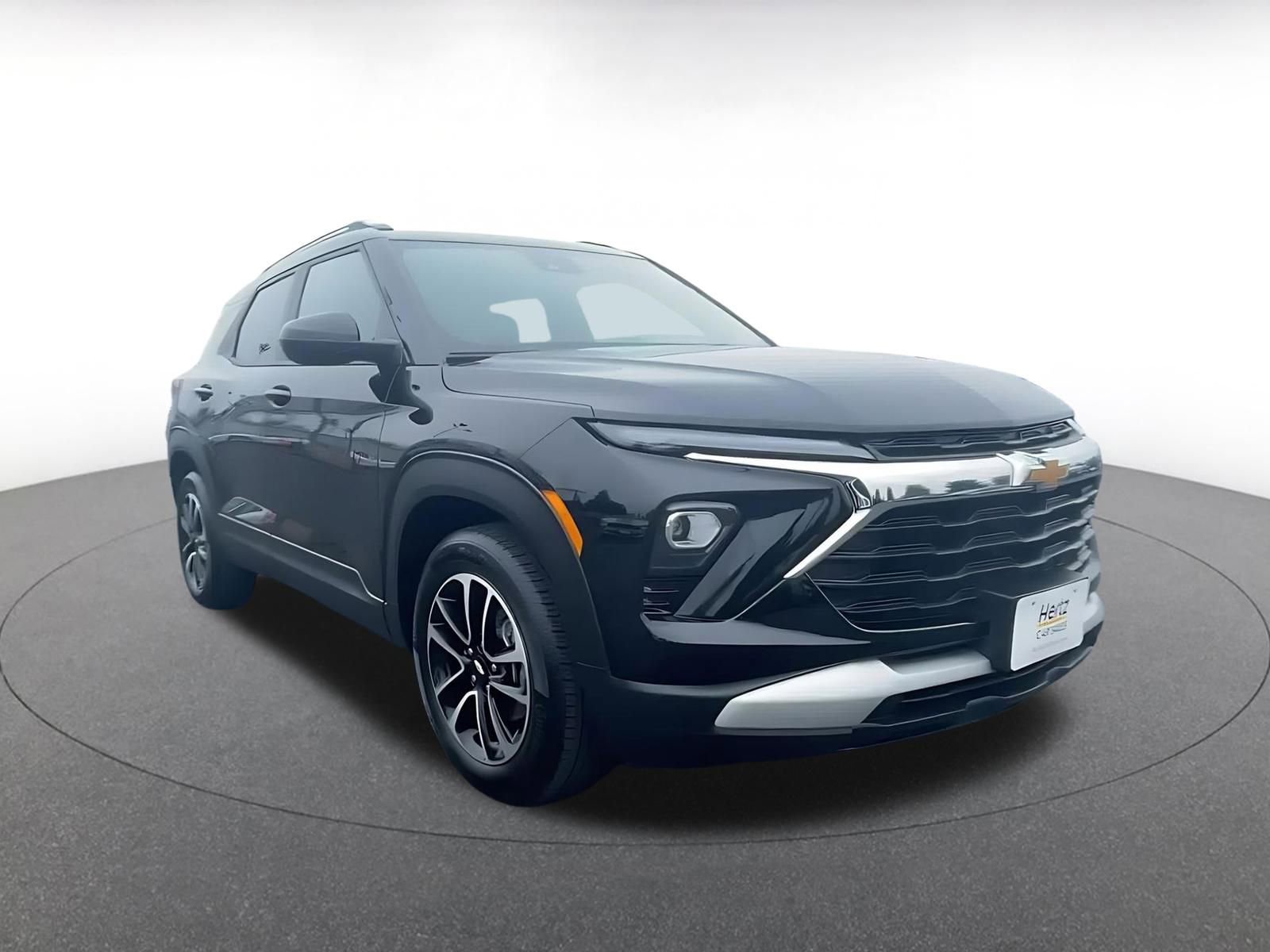 Used 2025 Chevrolet TrailBlazer LT image 3