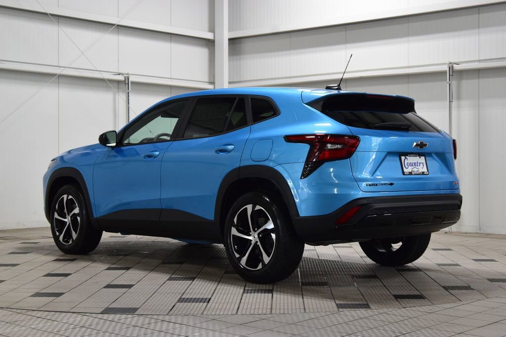 New 2026 Chevrolet Trax RS w/ Sunroof Package FWD image 6