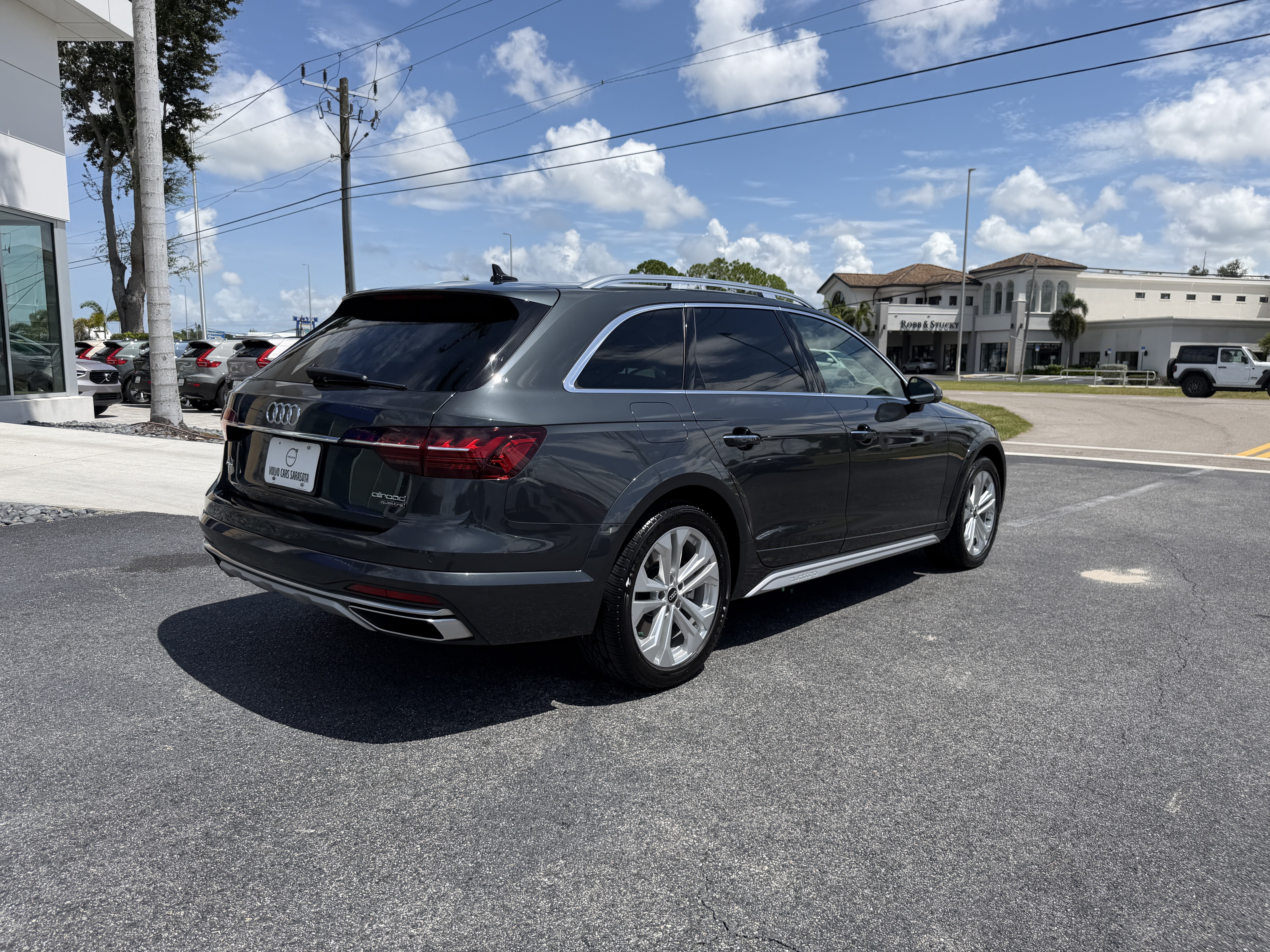 Used 2022 Audi A4 2.0T allroad Premium Plus AWD/4WD image 3