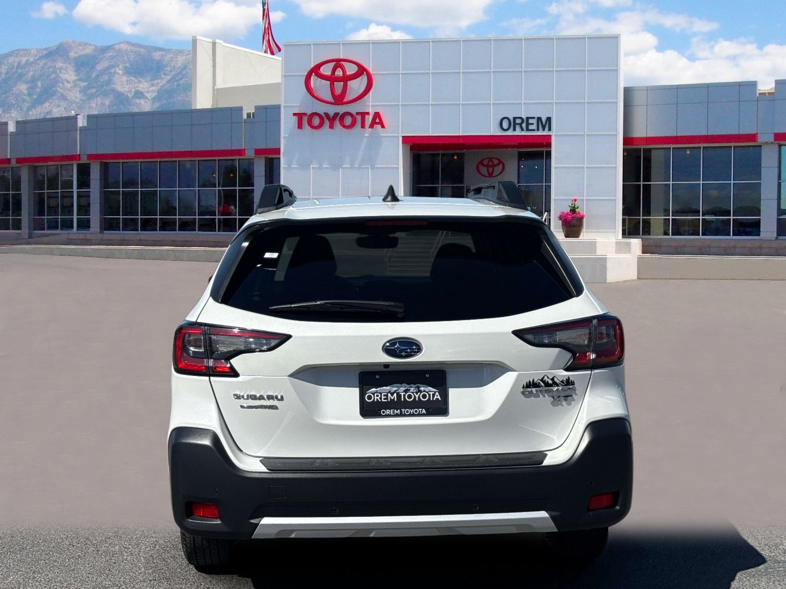Used 2024 Subaru Outback Limited XT AWD/4WD image 4