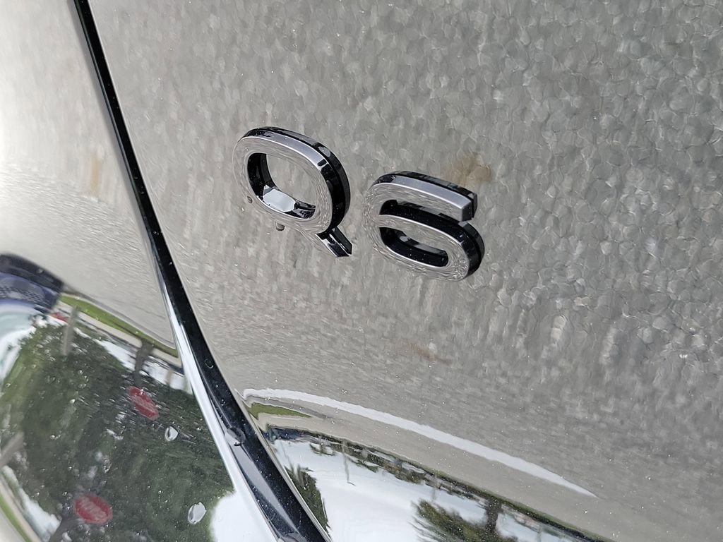 New 2025 Audi Q6 e-tron Premium image 5