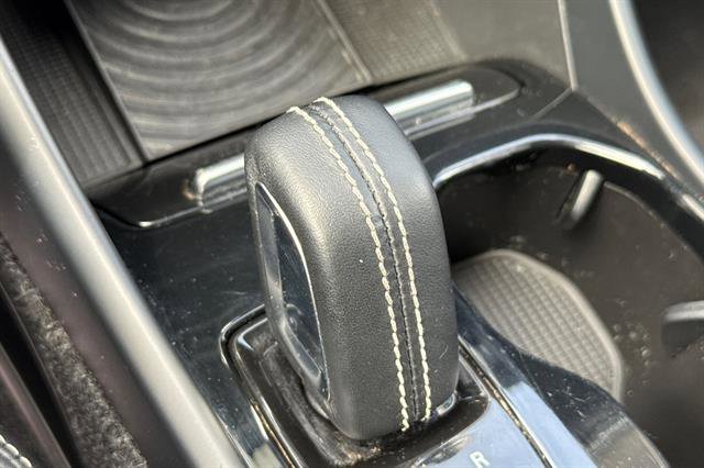 Used 2019 Volvo XC40 T5 R-Design AWD/4WD image 24