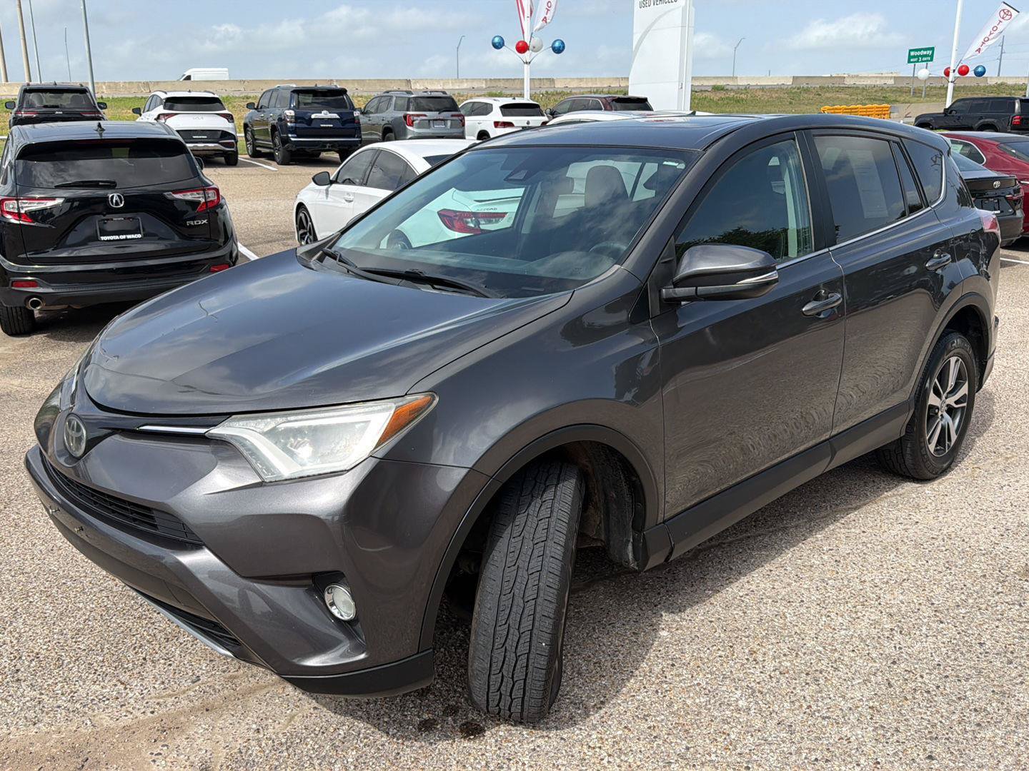 Used 2018 Toyota RAV4 XLE AWD/4WD image 7