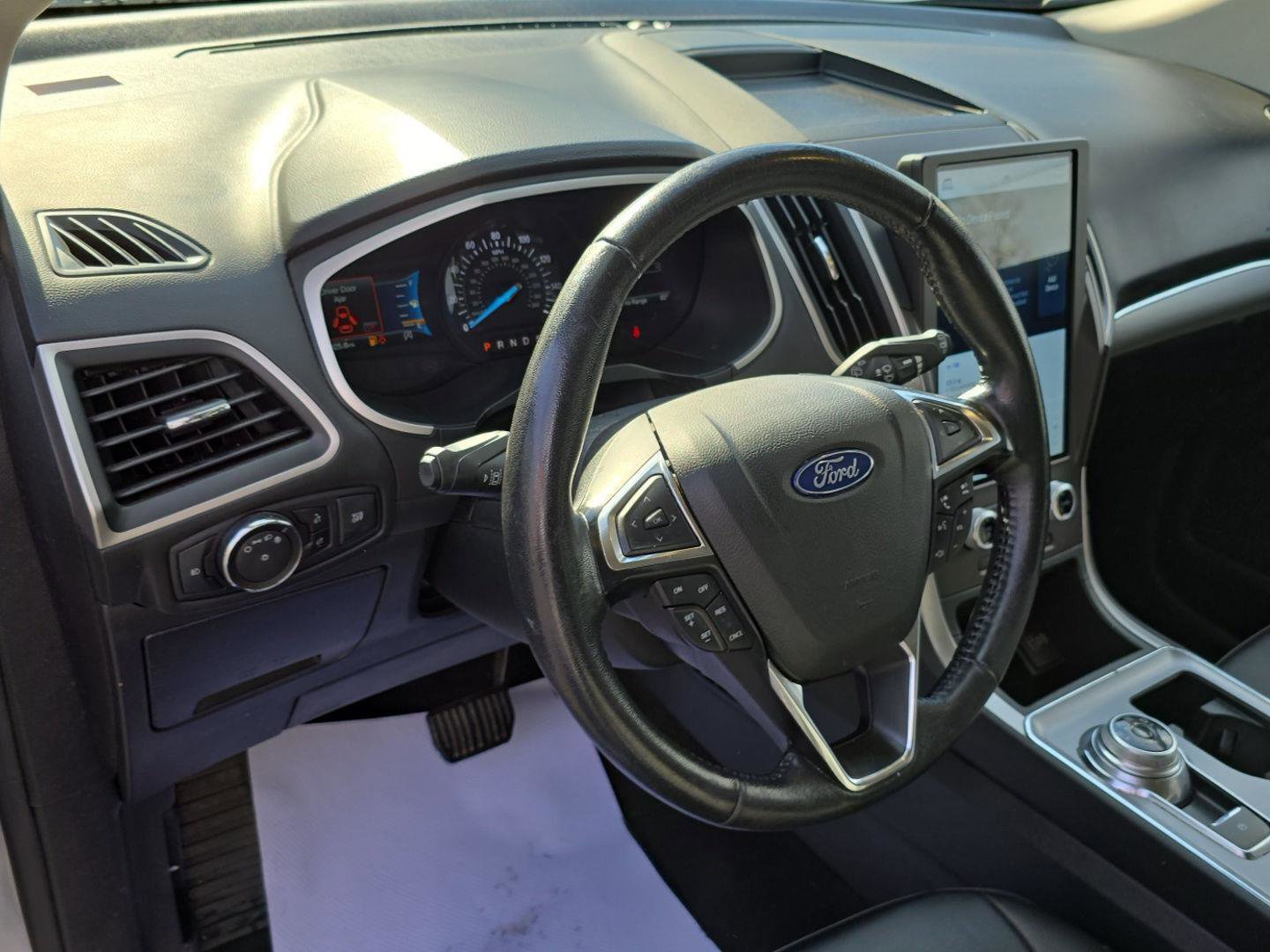 Used 2021 Ford Edge SEL image 13