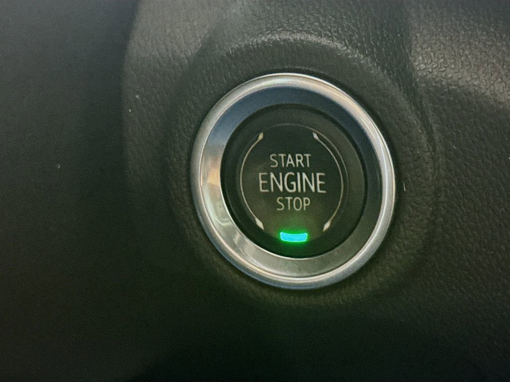 Used 2021 Chevrolet TrailBlazer RS w/ Sun and Liftgate Package image 18