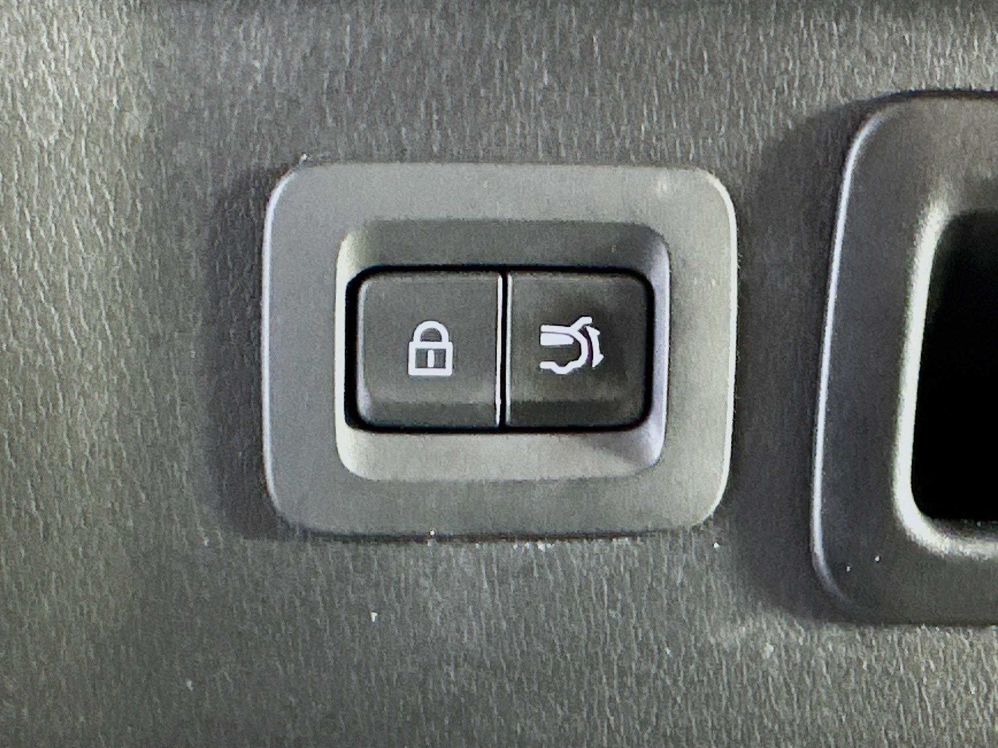 Used 2024 MAZDA CX-90 Plug-In Hybrid w/ Preferred image 32