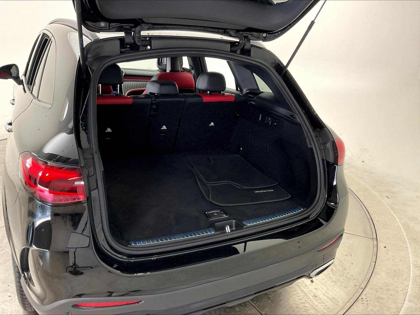 Used 2023 Mercedes-Benz GLC 300 4MATIC image 40