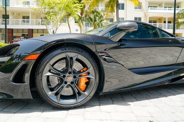 Used 2018 McLaren 720S Performance RWD image 12