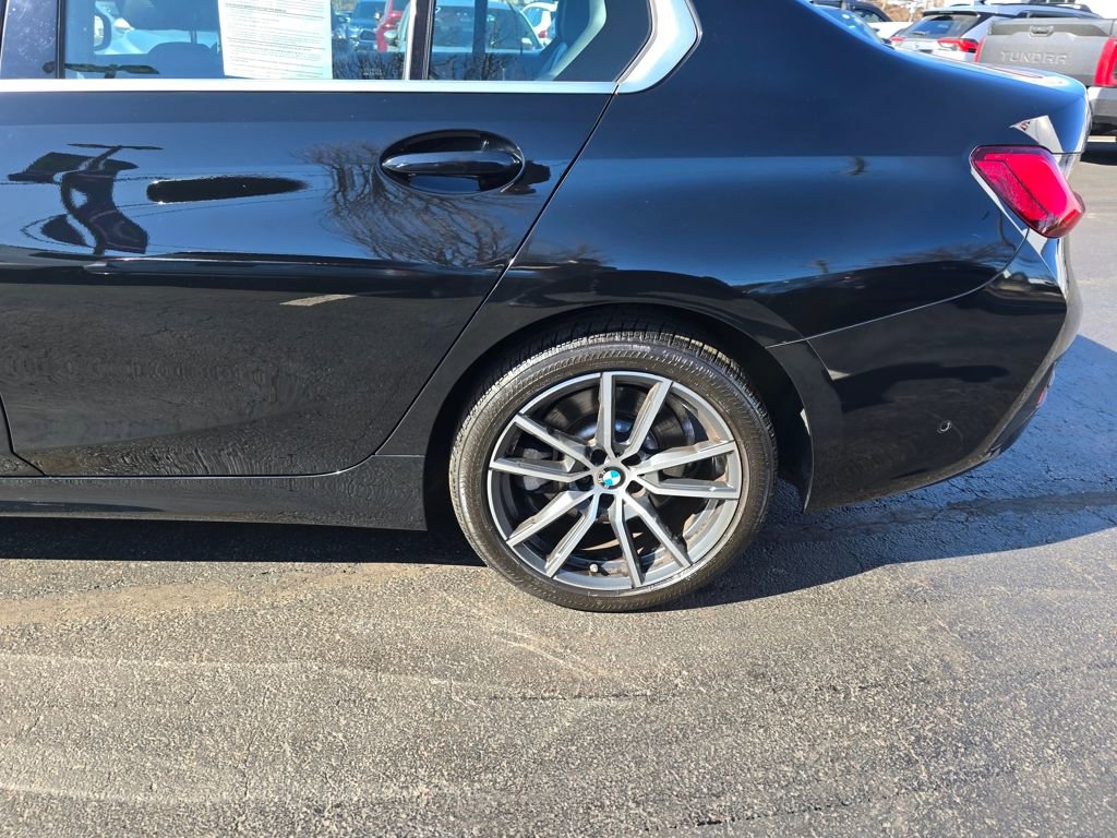 Used 2021 BMW 330i xDrive Sedan w/ Premium Package image 4