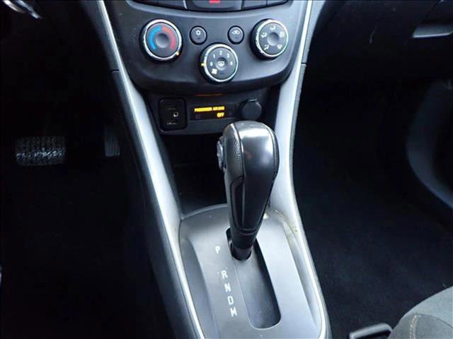 Used 2021 Chevrolet Trax LS w/ Tint and Cruise Package image 19