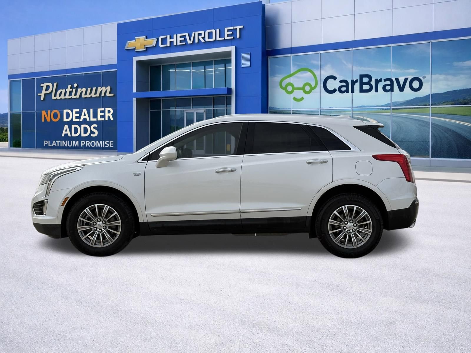 Used 2017 Cadillac XT5 Luxury w/ Driver Awareness Package image 4