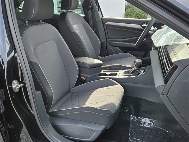 Used 2025 Volkswagen Jetta Sport image 15