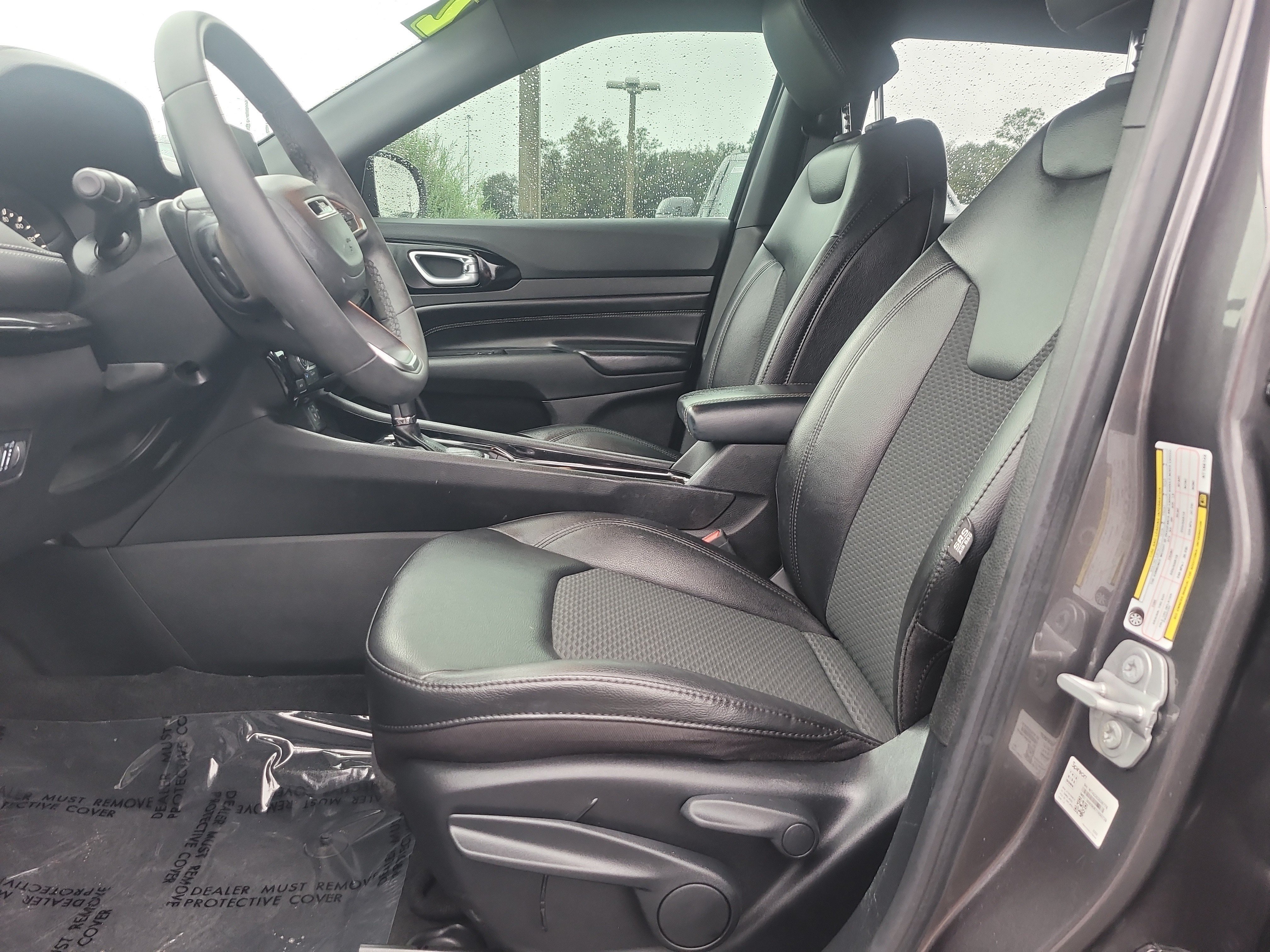 Used 2022 Jeep Compass Latitude FWD image 17