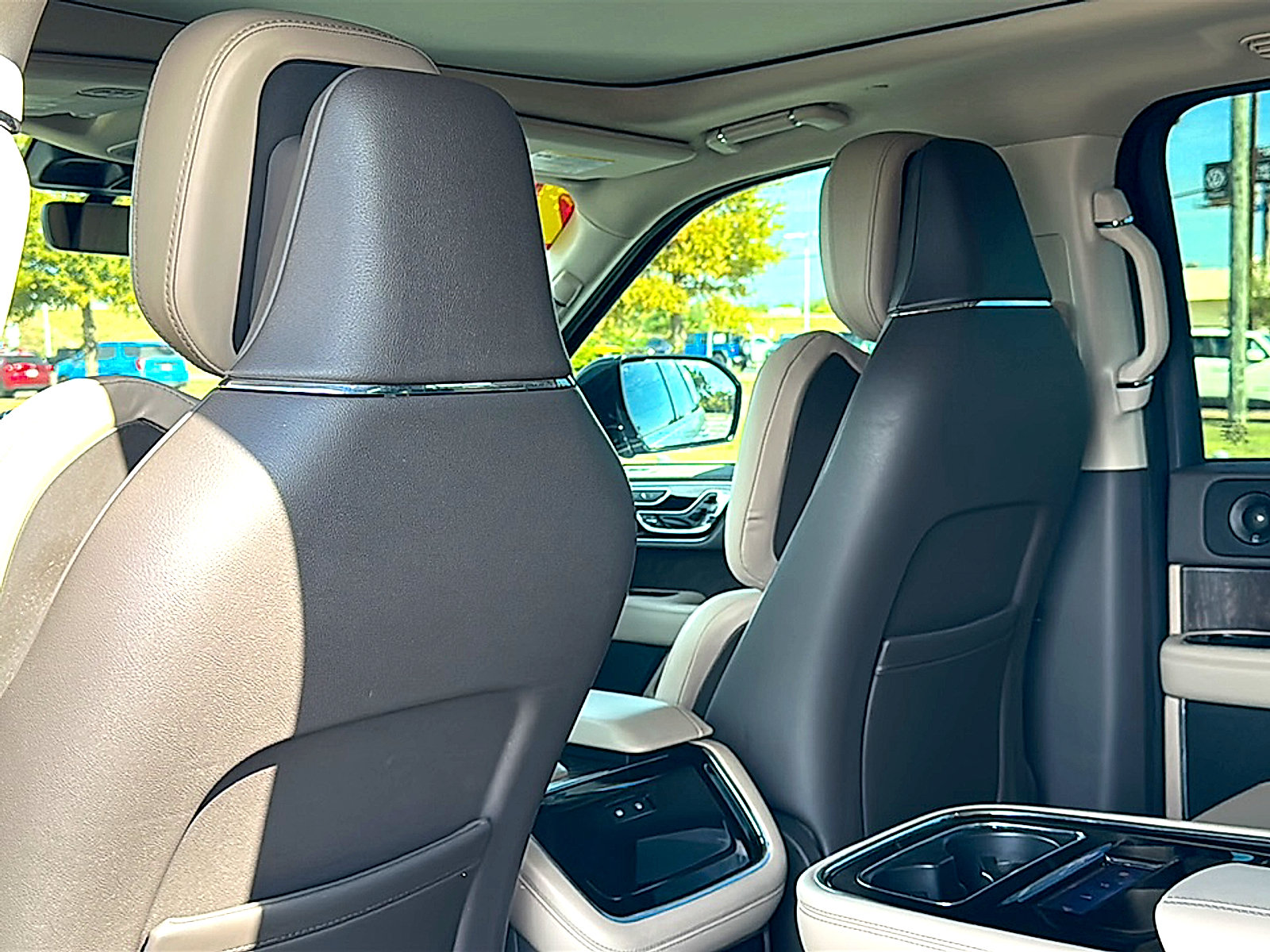 Used 2022 Lincoln Navigator Reserve RWD image 18