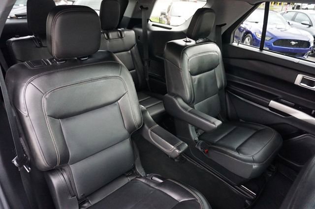Certified 2022 Ford Explorer Limited w/ Equipment Group 301A image 18