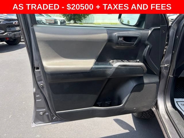 Used 2017 Toyota Tacoma SR5 RWD image 11