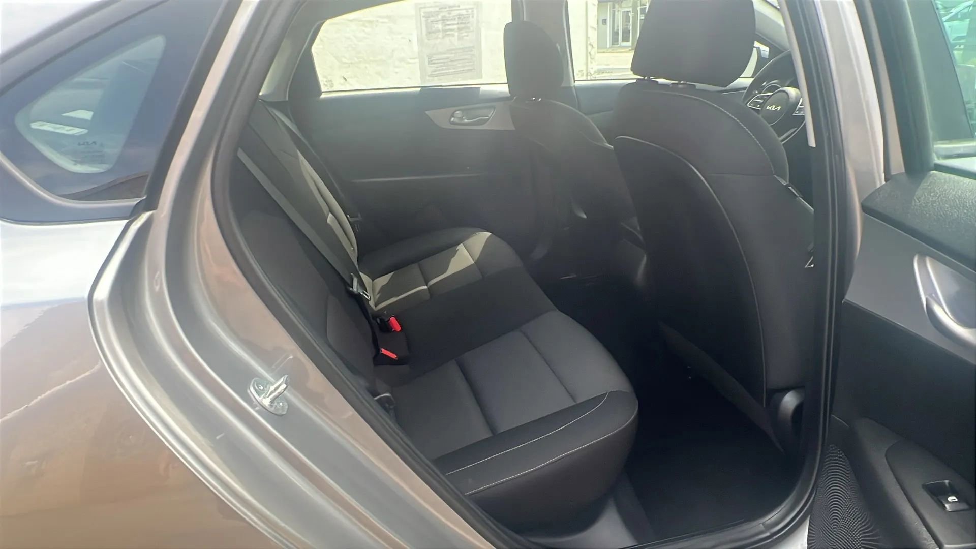 Used 2023 Kia Forte LXS image 28