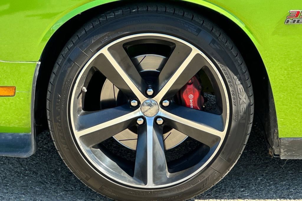 Used 2011 Dodge Challenger SRT8 w/ Green w/Envy Group image 25