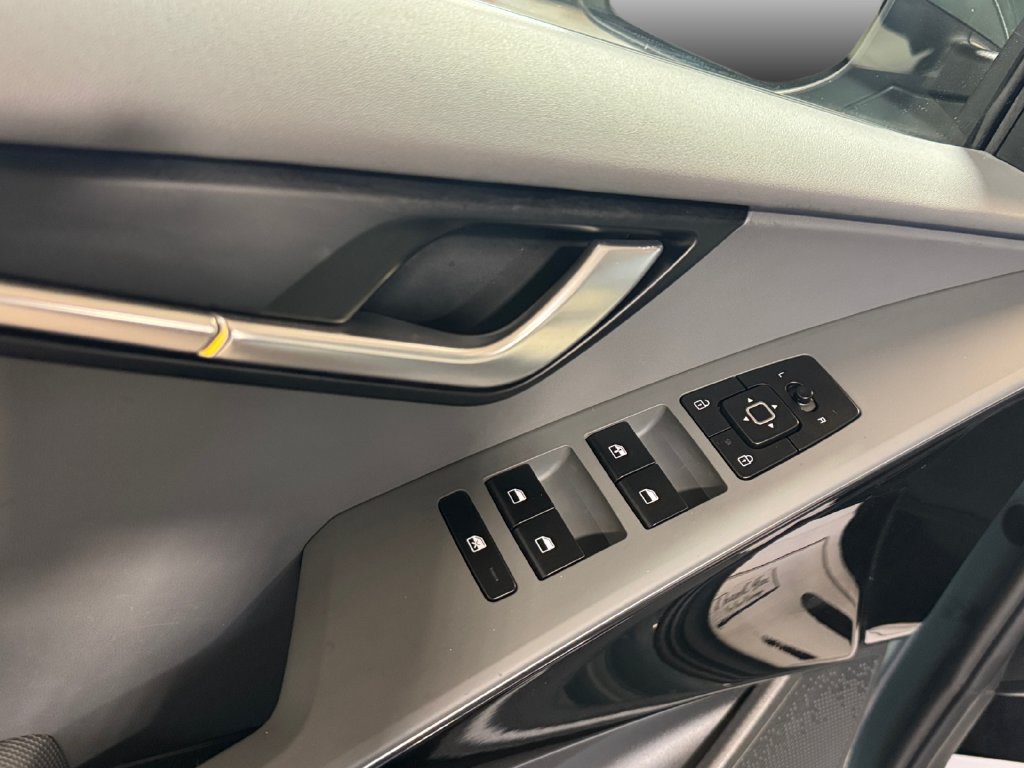 Used 2024 Kia Niro EX FWD image 14