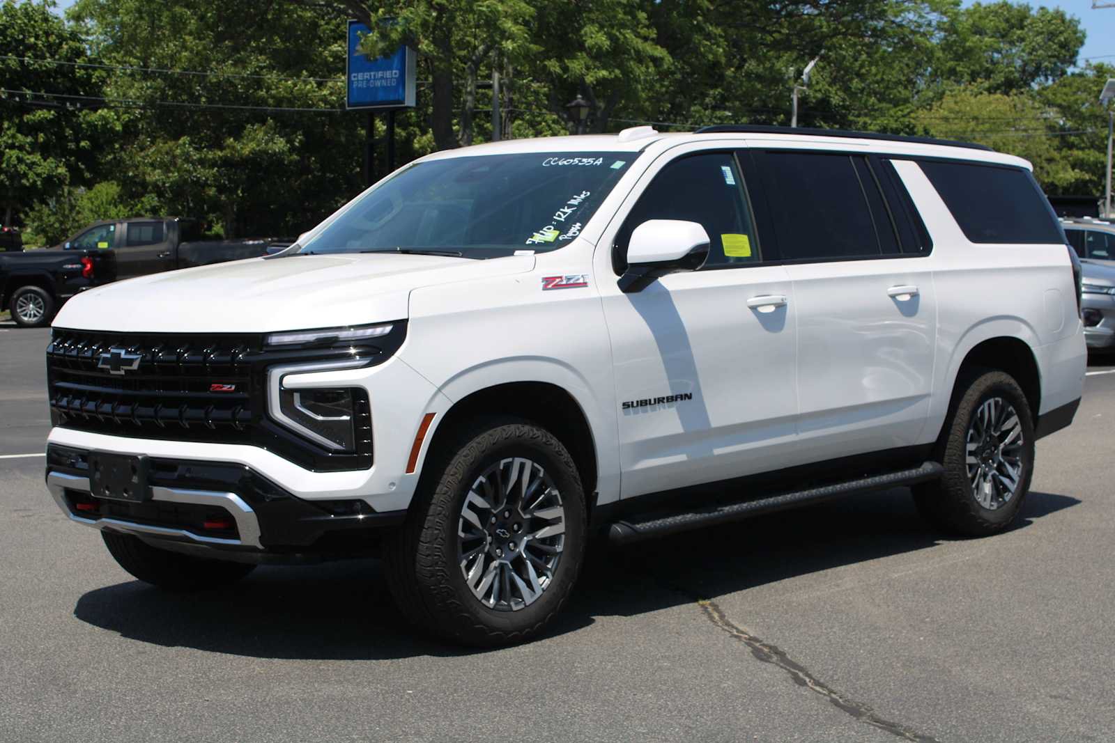 Certified 2025 Chevrolet Suburban Z71 w/ Comfort Package AWD/4WD image 2