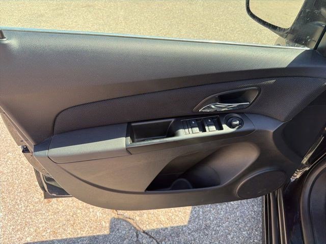 Used 2014 Chevrolet Cruze LT w/ RS Package FWD image 5