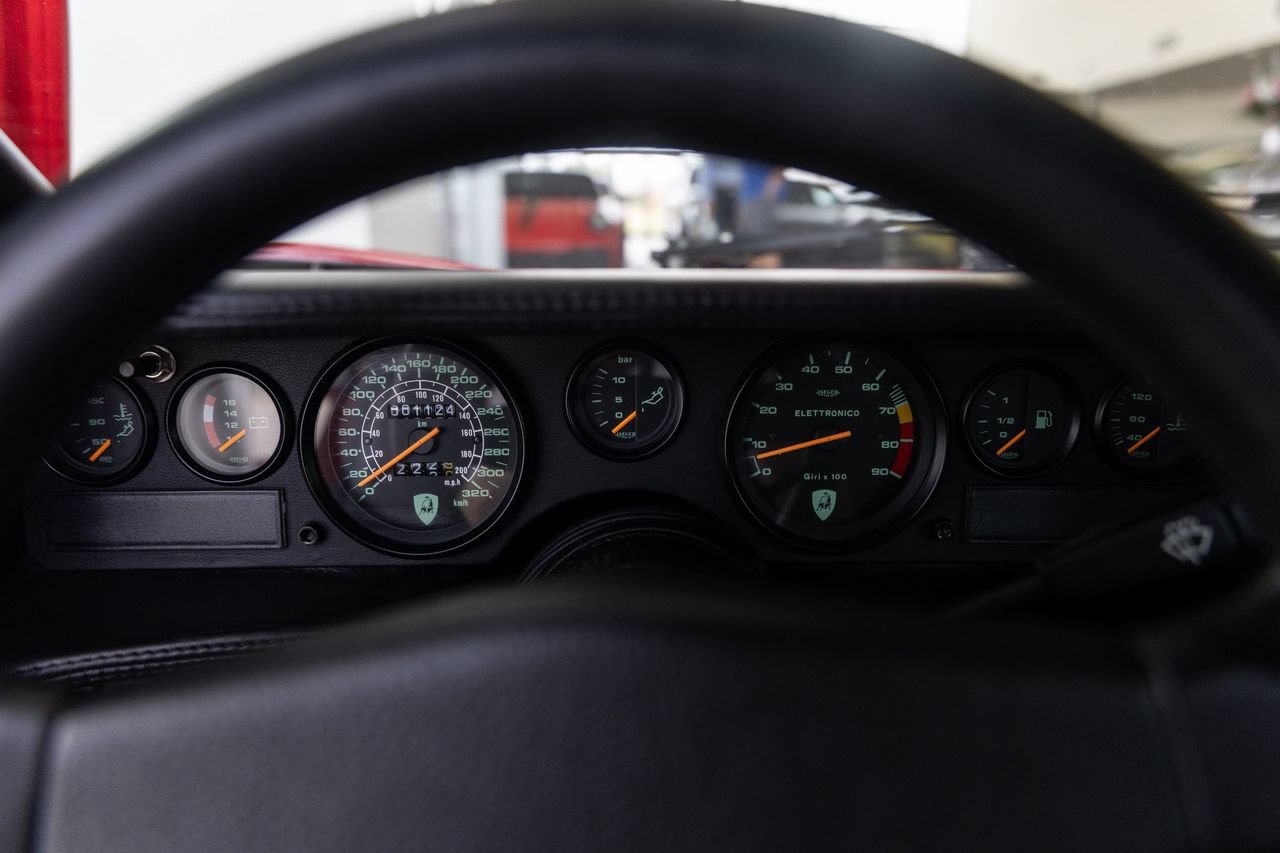 Used 1989 Lamborghini Countach Coupe RWD image 16