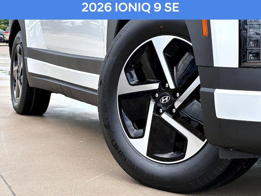 New 2026 Hyundai Ioniq 9 SE image 2