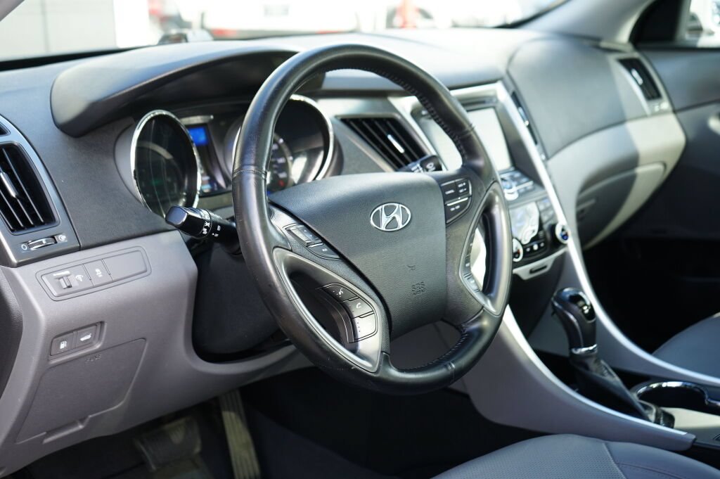 Used 2013 Hyundai Sonata Limited FWD image 11