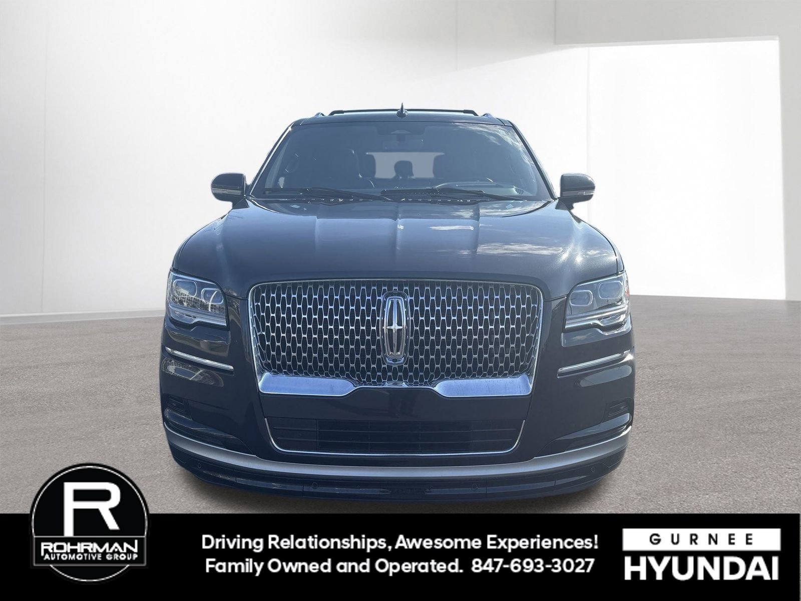 Used 2023 Lincoln Navigator L Reserve image 3