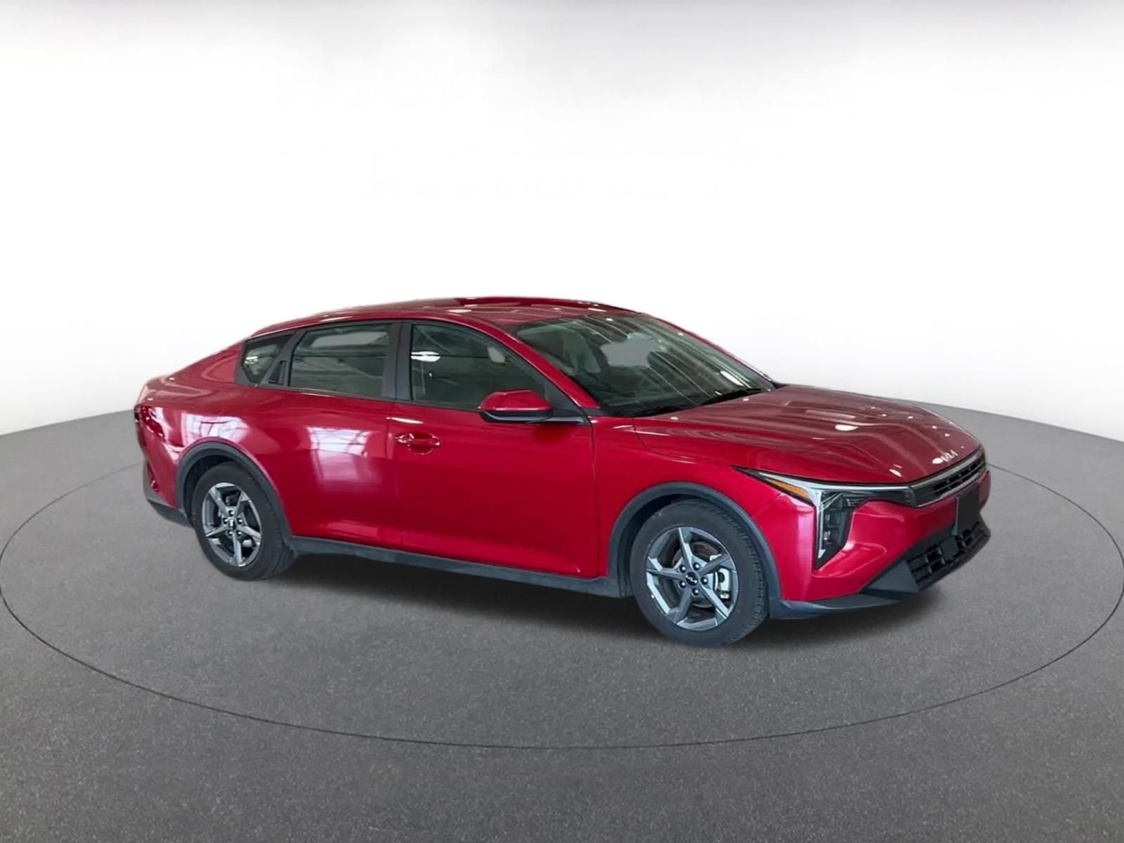 Used 2025 Kia K4 LXS image 2