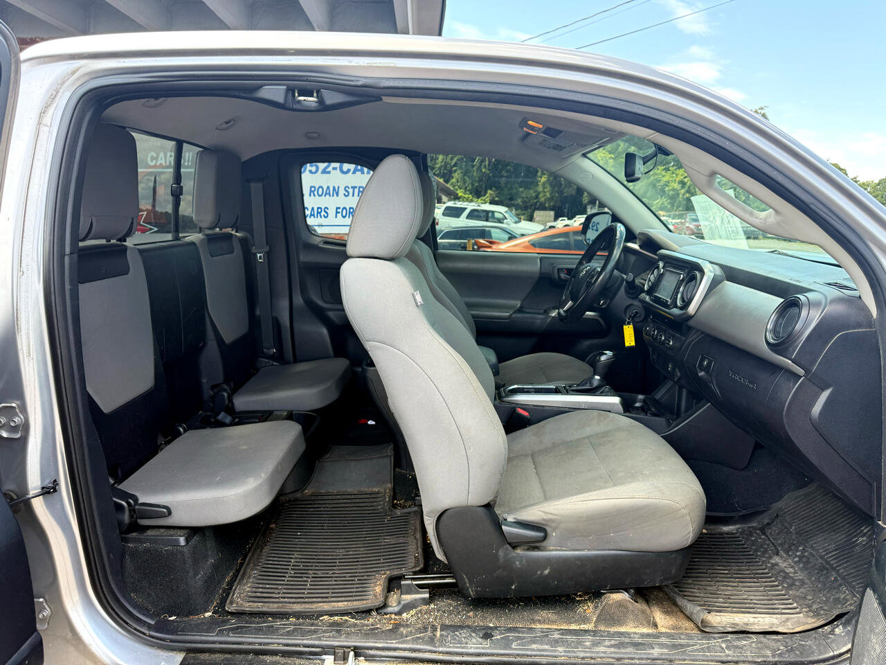 Used 2017 Toyota Tacoma SR5 image 23