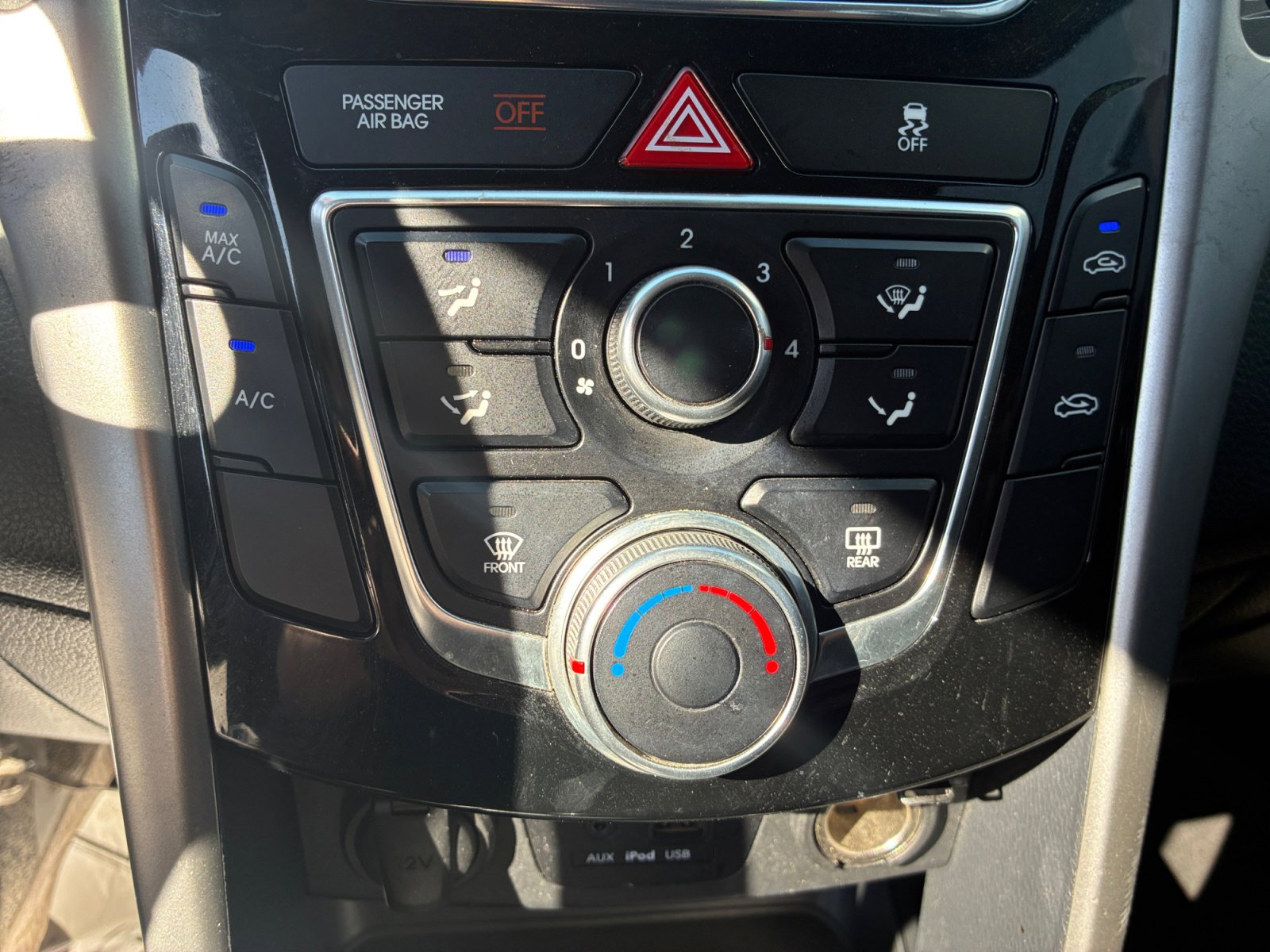 Used 2017 Hyundai Elantra GT image 18