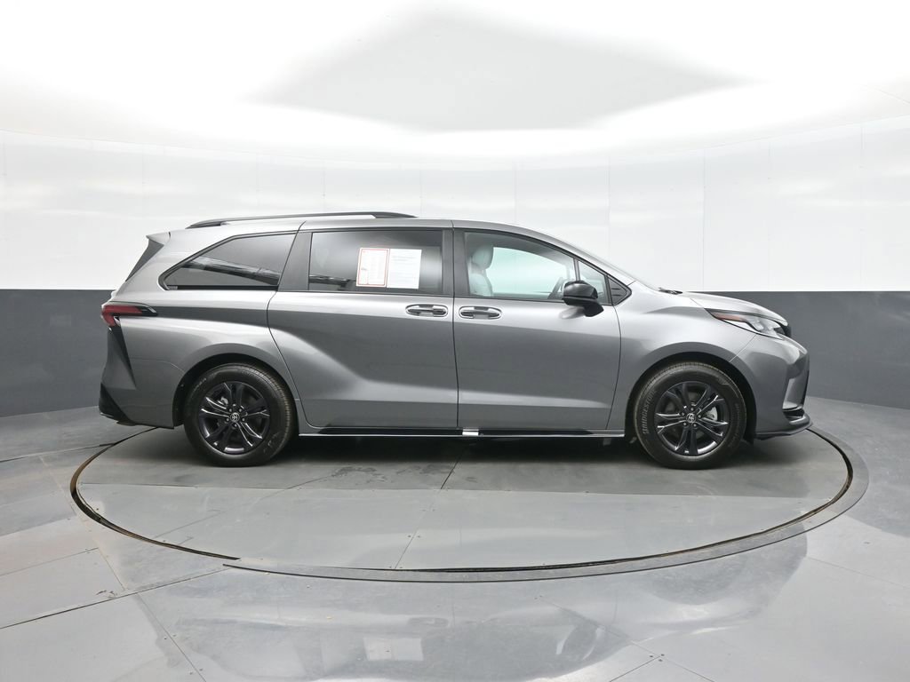 Certified 2026 Toyota Sienna XSE image 10