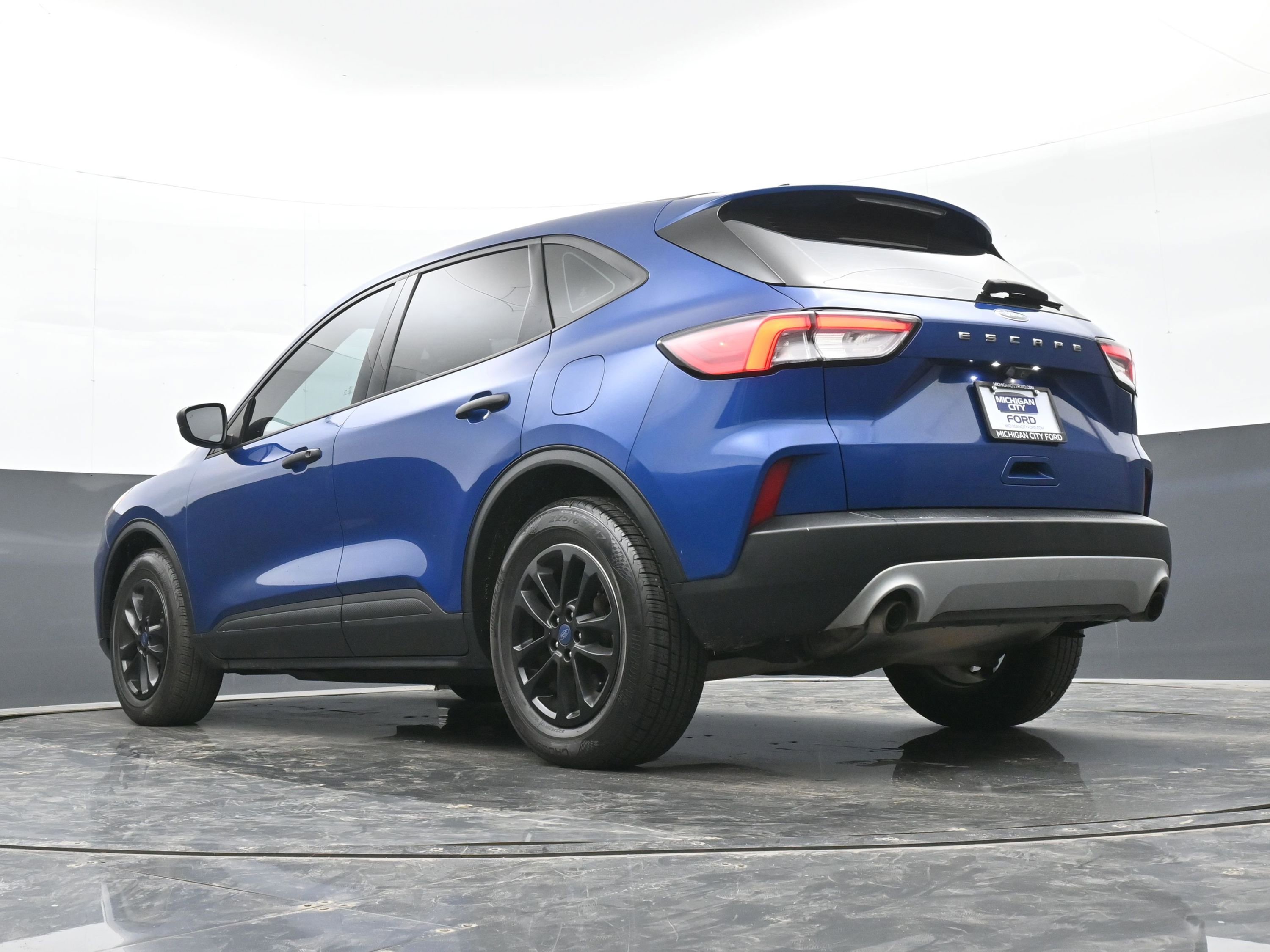 Used 2022 Ford Escape S image 40